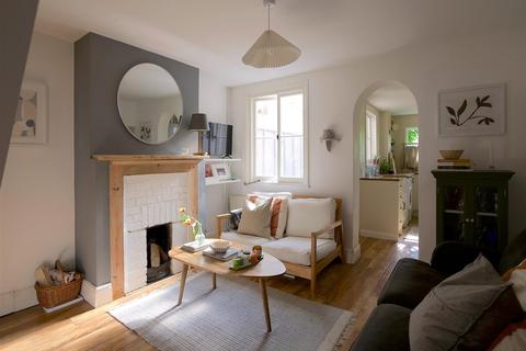Mount Pleasant, Uckfield, East Sussex 2 bed terraced house for sale