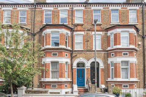 Schubert Road, London, SW15 2 bed flat for sale