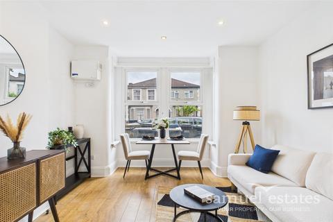 Saxon Road, Saxon Road, London, SE25 2 bed flat for sale