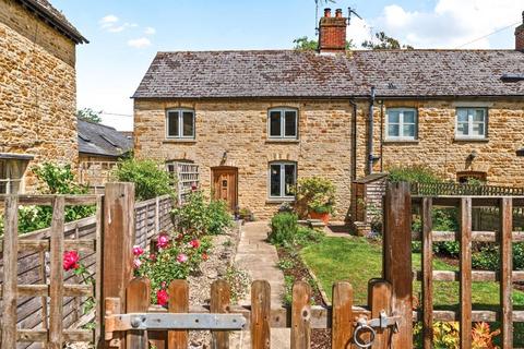 Kingham,  Oxfordshire,  OX7 2 bed cottage for sale