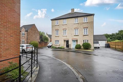 5 bedroom semi-detached house for sale