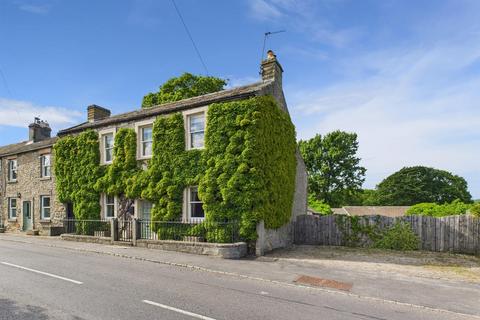 Main Street, Leyburn DL8 4 bed semi