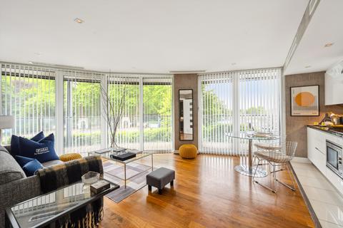 Centurion Building, London, SW11 1 bed apartment for sale