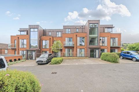 Queens Place, Guildford, Surrey, GU2 2 bed flat for sale