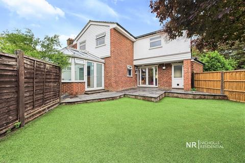 West Ewell KT19 4 bed detached house for sale