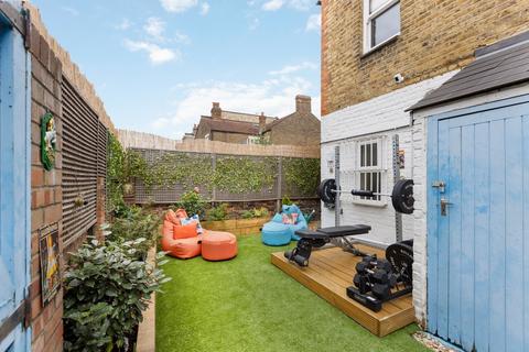 St Elmo Road, Shepherd's Bush W12 2 bed maisonette for sale