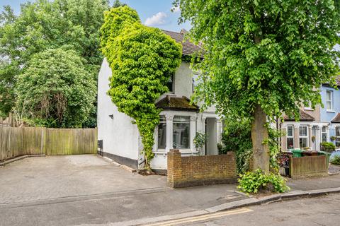 Mellows Road, Wallington SM6 3 bed end of terrace house for sale