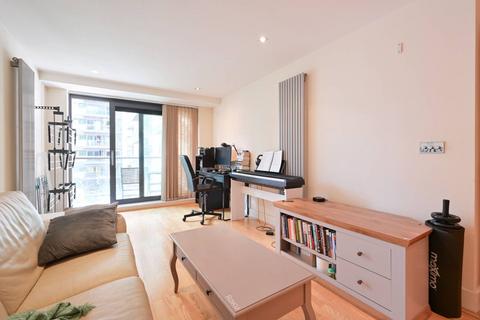 41 Millharbour, Canary Wharf, London... 2 bed flat for sale