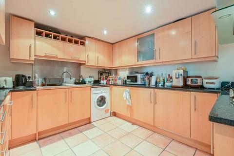 41 Millharbour, Canary Wharf, London... 2 bed flat for sale