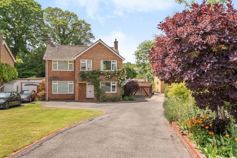 Henchley Dene, Guildford, GU4 4 bed detached house for sale
