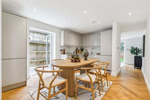 Boundaries Road, SW12 2 bed maisonette for sale
