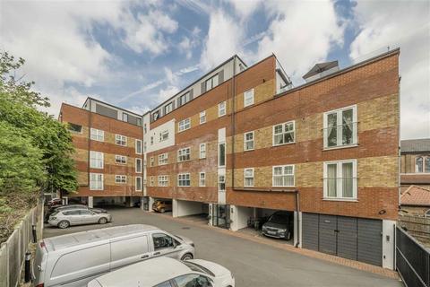 Dollis Hill Lane, London NW2 2 bed flat for sale
