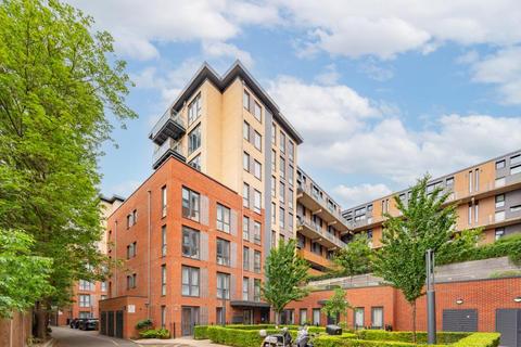 Colannade Gardens, W3 2 bed flat for sale