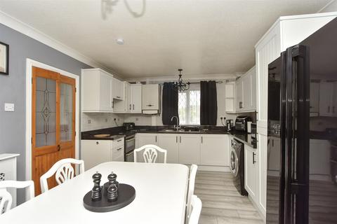 Devon Close, Chatham ME5 4 bed terraced house for sale