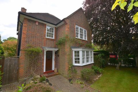 Woodhall Gate, Pinner 3 bed detached house for sale