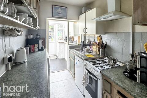 Cedar Road, Romford, RM7 7JU 3 bed end of terrace house for sale