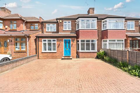 Kynance Gardens, Stanmore 5 bed semi