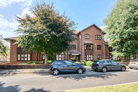 Marsh Lane, Stanmore 2 bed apartment for sale