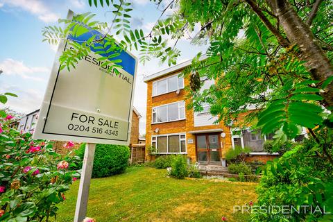 Woodford Green IG8 1 bed apartment for sale