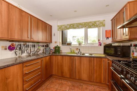 Forest Way, Sandown PO36 2 bed detached bungalow for sale