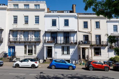 9 Dale Street, Leamington Spa CV32 2 bed apartment for sale