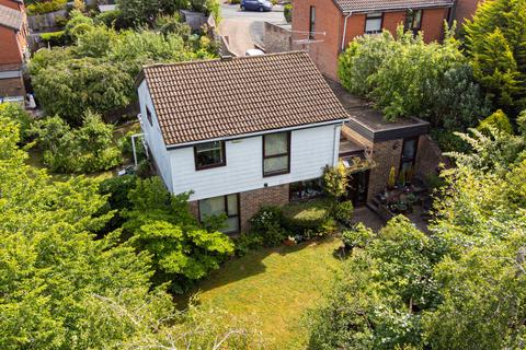 Herontye Drive, East Grinstead RH19 4 bed detached house for sale