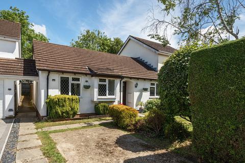 Arundel Close, New Milton, Hampshire 2 bed bungalow for sale