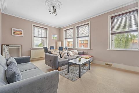 Tottenham Lane, London N8 2 bed flat for sale