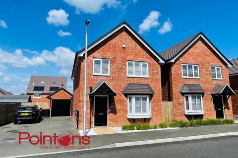 Tame Way, Bulkington, 4 bed detached house for sale