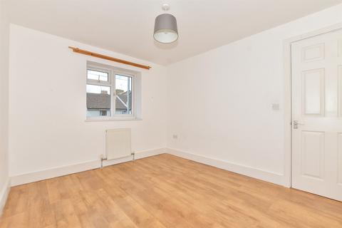 Bradstone Avenue, Folkestone, Kent 2 bed apartment for sale