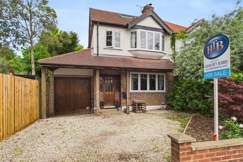 Windsor Avenue, West Molesey 4 bed semi