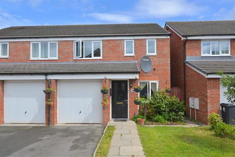 Laburnum Grove, Spring Gardens... 3 bed semi