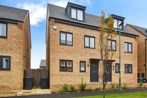 Richmond Lane, Kingswood, Hull 3 bed semi