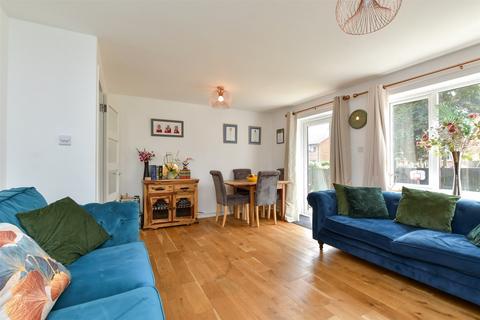 Woodlands Close, Peacehaven BN10 3 bed semi