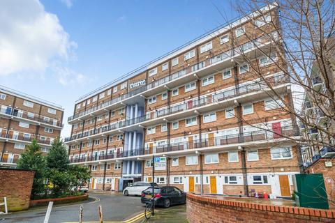 Preston House, St Saviours Estate, SE1 3 bed flat for sale