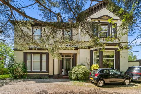 77d London Road, Kilmarnock, KA3 7BP 2 bed flat for sale