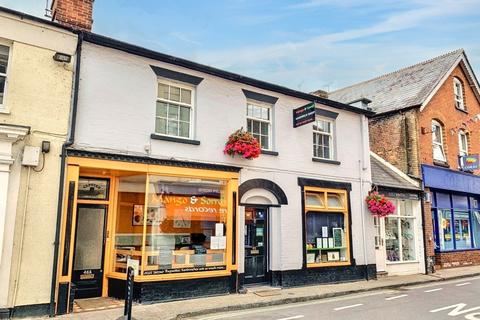 Wimborne 2 bed flat for sale