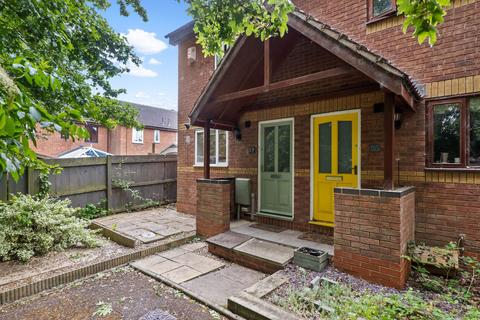 37 Haines Avenue, Worcester. WR4 0DG 2 bed semi