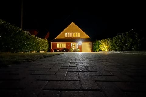 Busheyfields Road, Herne Common... 5 bed detached house for sale