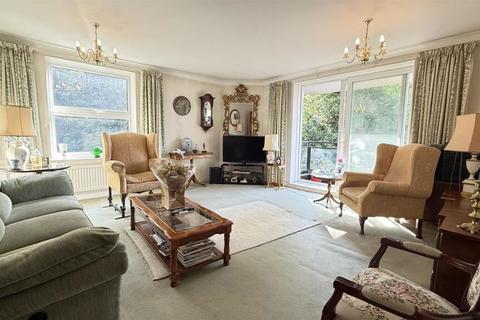 Sumpter Close, Finchley Road, London... 3 bed apartment for sale