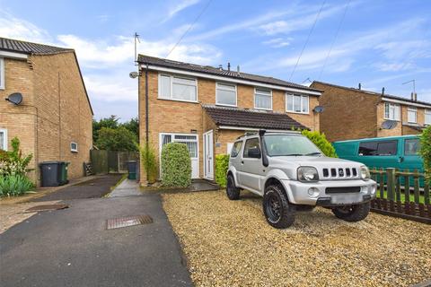 Sandalwood Drive, Gloucester... 4 bed semi