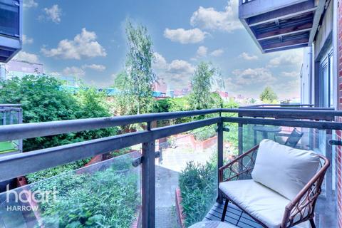 Kenton Road 1 bed flat for sale
