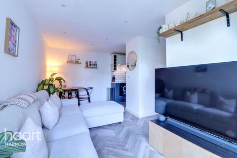 Kenton Road 1 bed flat for sale