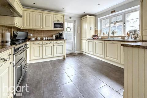 Notley Road, Braintree 4 bed detached house for sale