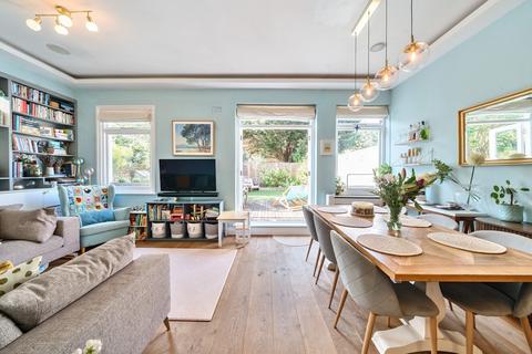 Lambert Road, Brixton, London, SW2 3 bed flat for sale