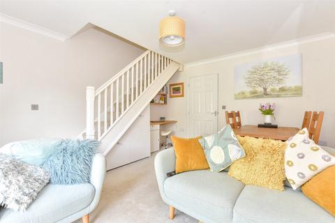 Holders Close, Billingshurst RH14 2 bed semi