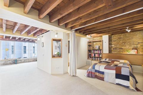 Mill Street, Shad Thames Studio for sale