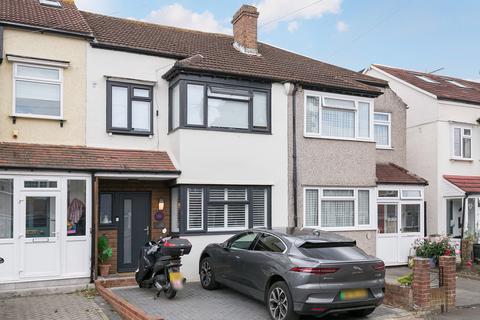 Eldertree Way, Mitcham CR4 3 bed terraced house for sale