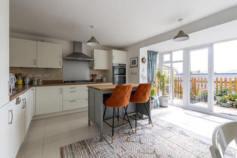 Frobisher Road, Yeovil 4 bed detached house for sale