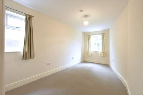 89a Amis Avenue, West Ewell KT19 2 bed apartment for sale